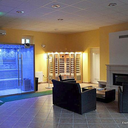 Eszter Apartman Bekescsaba Bagian luar foto