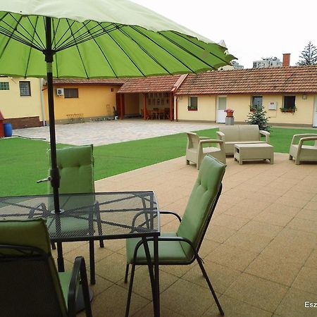 Eszter Apartman Bekescsaba Bagian luar foto
