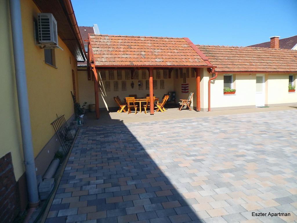 Eszter Apartman Bekescsaba Bagian luar foto