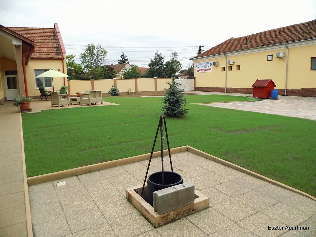 Eszter Apartman Bekescsaba Bagian luar foto
